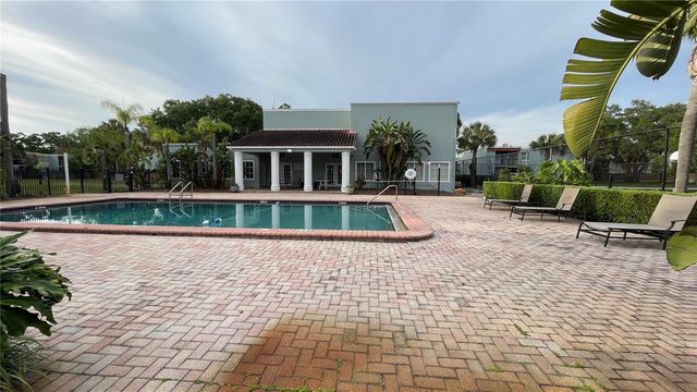 2850 SOMERSET PARK DRIVE 201, Tampa, FL 33613