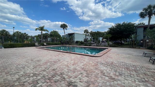 2850 SOMERSET PARK DRIVE 201, Tampa, FL 33613