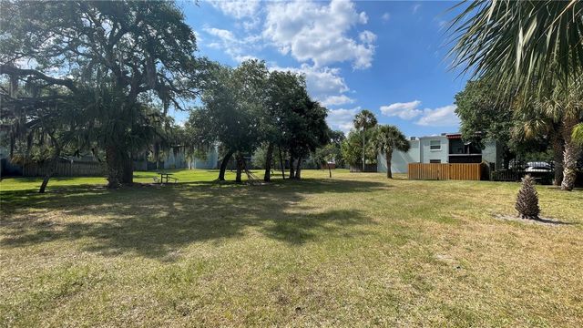 2850 SOMERSET PARK DRIVE 201, Tampa, FL 33613