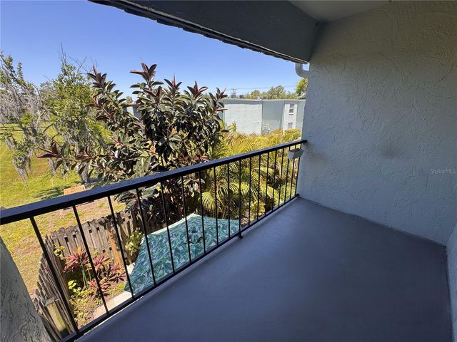 2850 SOMERSET PARK DRIVE 201, Tampa, FL 33613