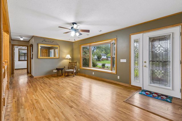 2501 80th Avenue N, Brooklyn Park, MN 55444