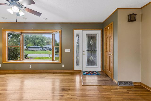 2501 80th Avenue N, Brooklyn Park, MN 55444