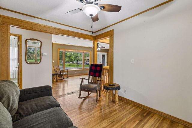 2501 80th Avenue N, Brooklyn Park, MN 55444