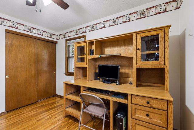 2501 80th Avenue N, Brooklyn Park, MN 55444