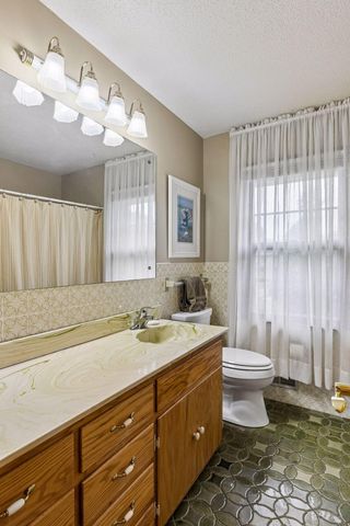 2501 80th Avenue N, Brooklyn Park, MN 55444