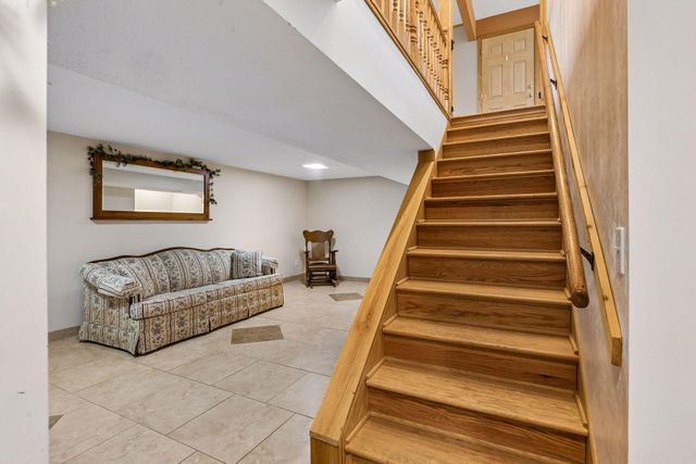 2501 80th Avenue N, Brooklyn Park, MN 55444