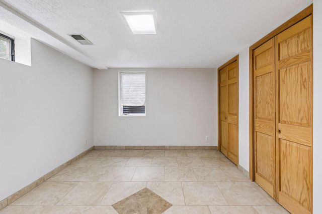 2501 80th Avenue N, Brooklyn Park, MN 55444