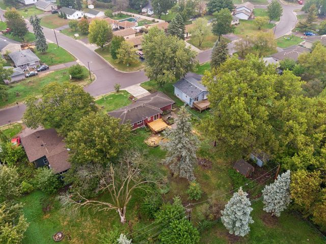 2501 80th Avenue N, Brooklyn Park, MN 55444