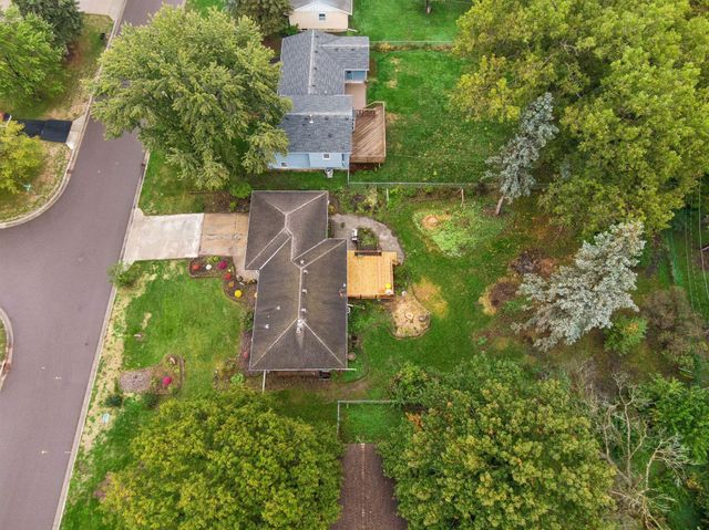 2501 80th Avenue N, Brooklyn Park, MN 55444