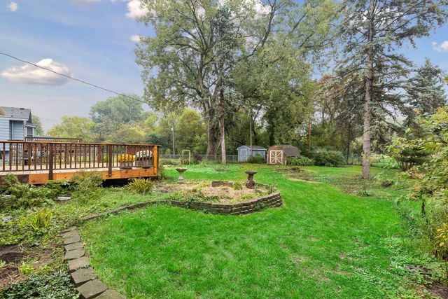 2501 80th Avenue N, Brooklyn Park, MN 55444