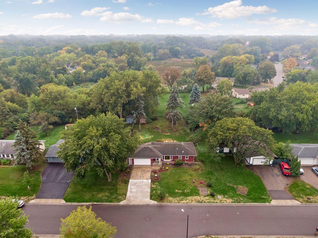 2501 80th Avenue N, Brooklyn Park, MN 55444