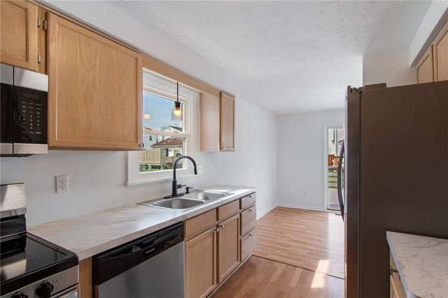 651 Neros Run, Webster, NY 14580