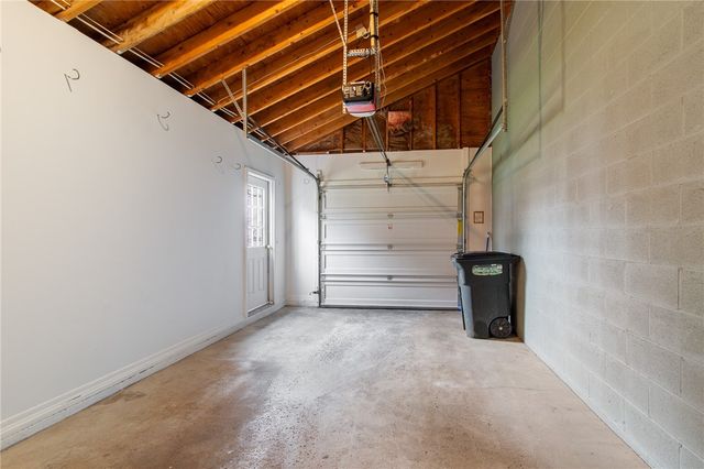 651 Neros Run, Webster, NY 14580