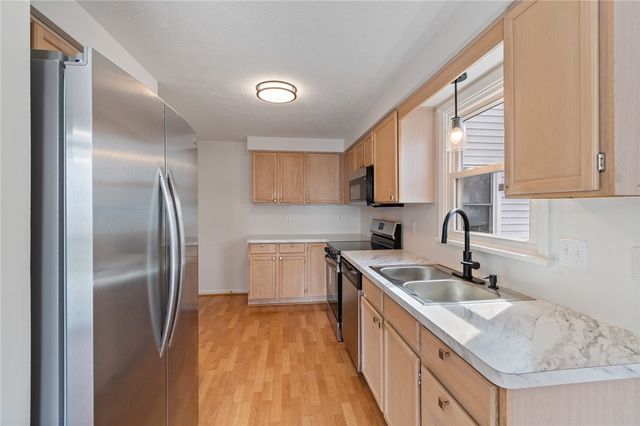 651 Neros Run, Webster, NY 14580