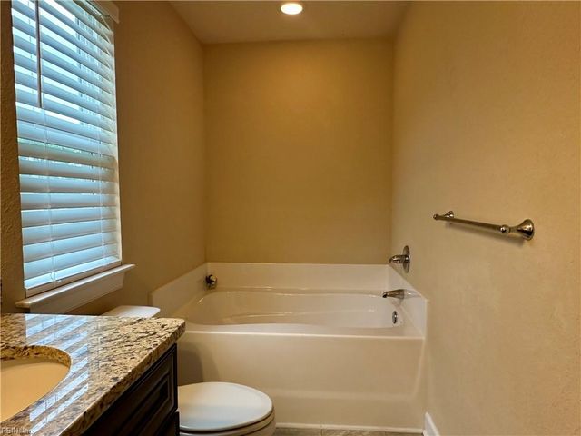 700 Albertine CT, Chesapeake, VA 23320
