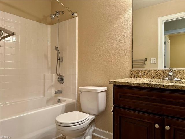 700 Albertine CT, Chesapeake, VA 23320