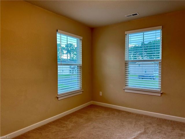 700 Albertine CT, Chesapeake, VA 23320