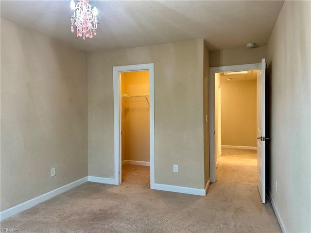 700 Albertine CT, Chesapeake, VA 23320