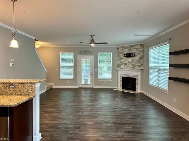 700 Albertine CT, Chesapeake, VA 23320