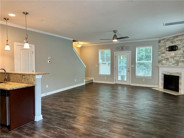 700 Albertine CT, Chesapeake, VA 23320