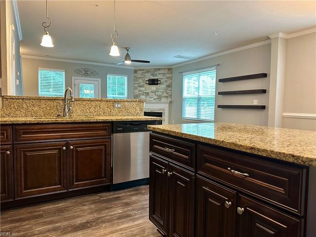 700 Albertine CT, Chesapeake, VA 23320