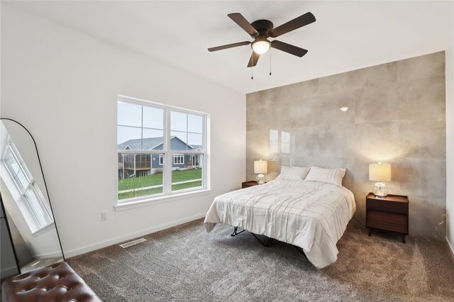 4006 Unbridled Ave, Iowa City, IA 52240