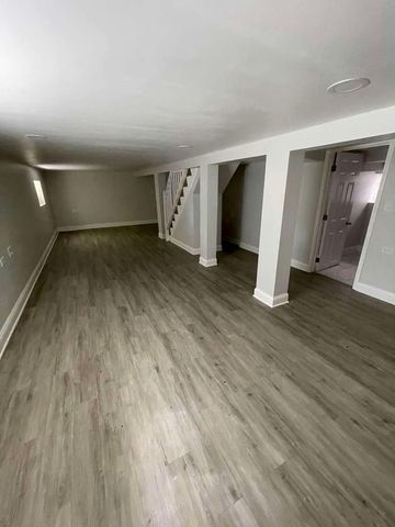 9154 S May Street, Chicago, IL 60620