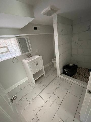 9154 S May Street, Chicago, IL 60620