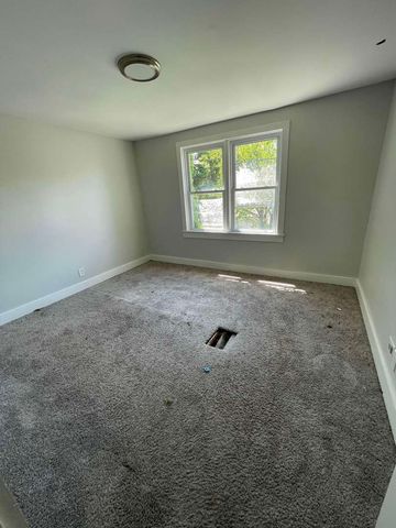 9154 S May Street, Chicago, IL 60620