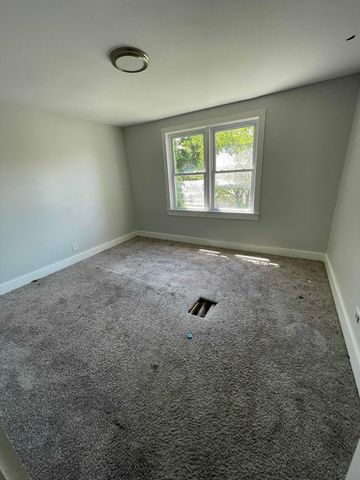 9154 S May Street, Chicago, IL 60620
