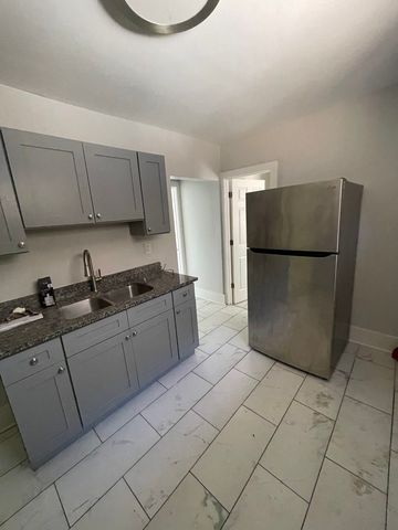 9154 S May Street, Chicago, IL 60620