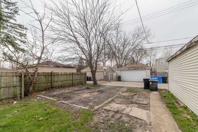 9154 S May Street, Chicago, IL 60620