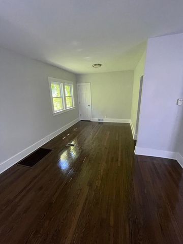 9154 S May Street, Chicago, IL 60620