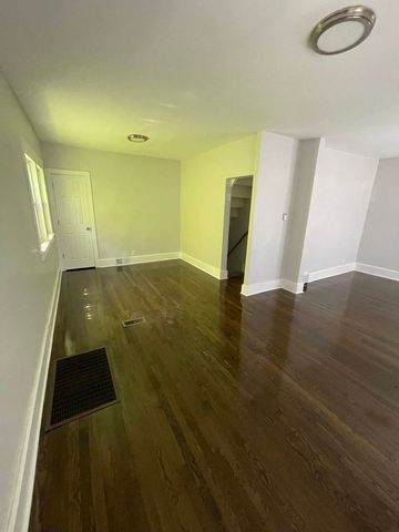 9154 S May Street, Chicago, IL 60620