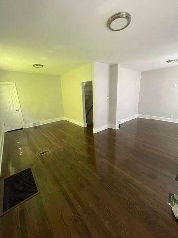 9154 S May Street, Chicago, IL 60620