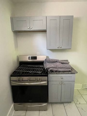 9154 S May Street, Chicago, IL 60620