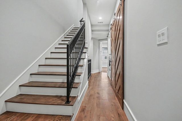 2215 Francis Street, Houston, TX 77004