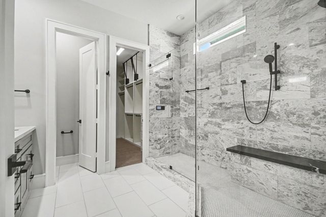 2215 Francis Street, Houston, TX 77004