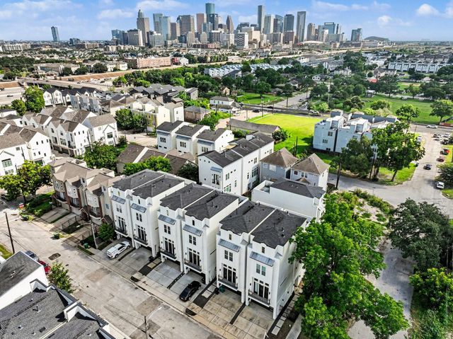 2215 Francis Street, Houston, TX 77004