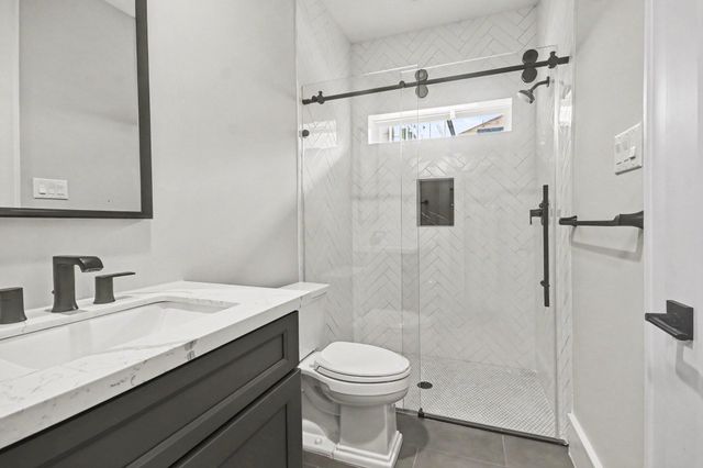 2215 Francis Street, Houston, TX 77004