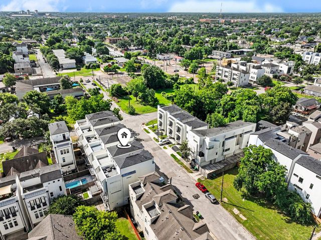 2215 Francis Street, Houston, TX 77004