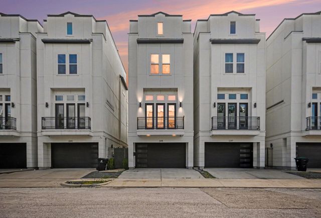 2215 Francis Street, Houston, TX 77004