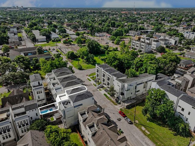 2215 Francis Street, Houston, TX 77004