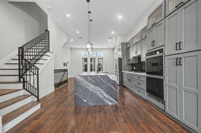 2215 Francis Street, Houston, TX 77004