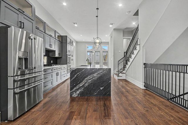 2215 Francis Street, Houston, TX 77004