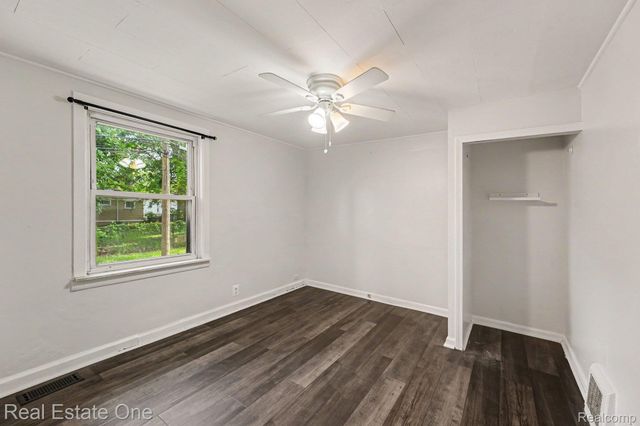 4229 Dolores Avenue, Warren, MI 48091