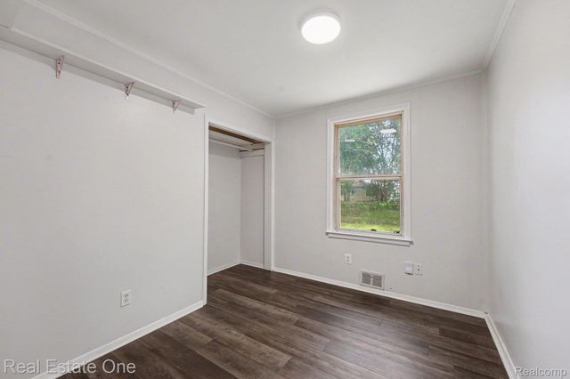 4229 Dolores Avenue, Warren, MI 48091
