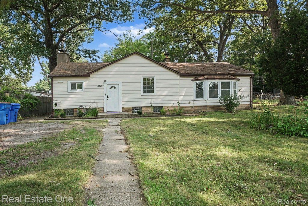 4229 Dolores Avenue, Warren, MI 48091
