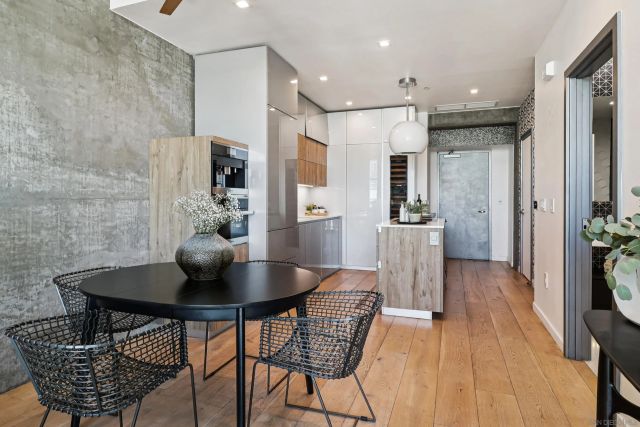 800 The Mark Ln 2703, San Diego, CA 92101