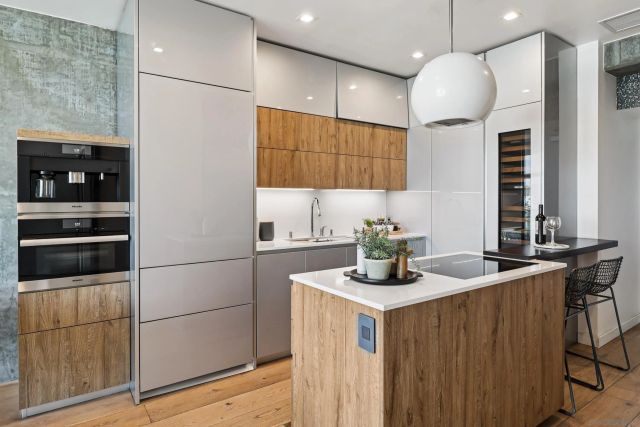 800 The Mark Ln 2703, San Diego, CA 92101